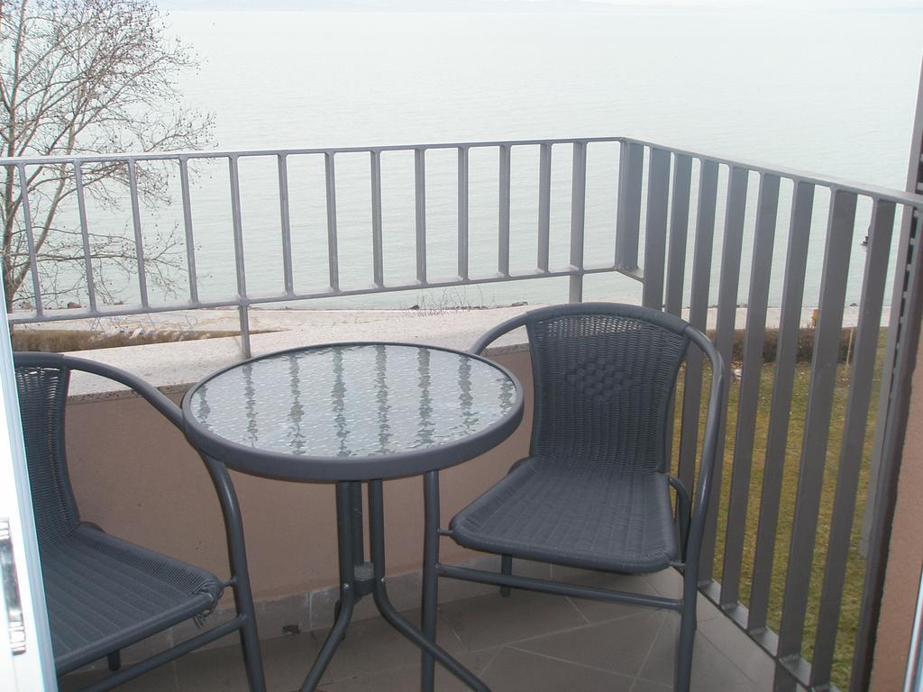 Club218 Relax Family Apartman Siófok Exteriör bild